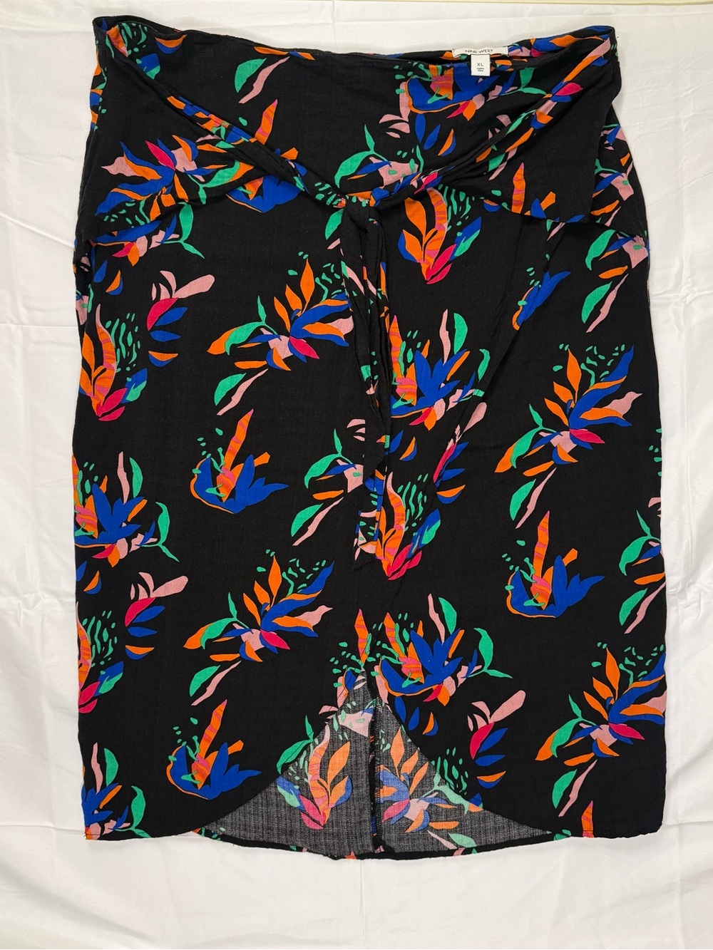 Nine West XL Tropical Floral Faux Wrap Sarong Tie Front Rayon Skirt Black